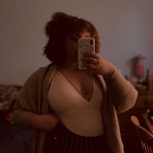 Meet your Posher, Dee